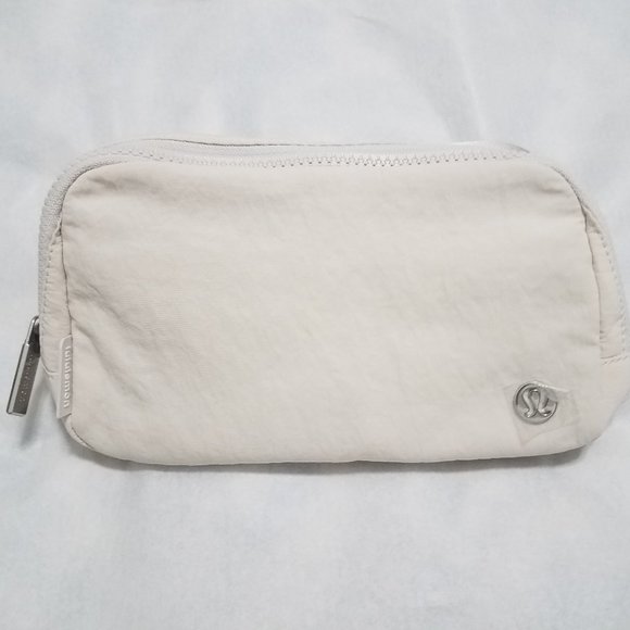 lululemon athletica Handbags - NWT Lululemon Everywhere Belt Bag -1L White Drop CCO 6hr sale